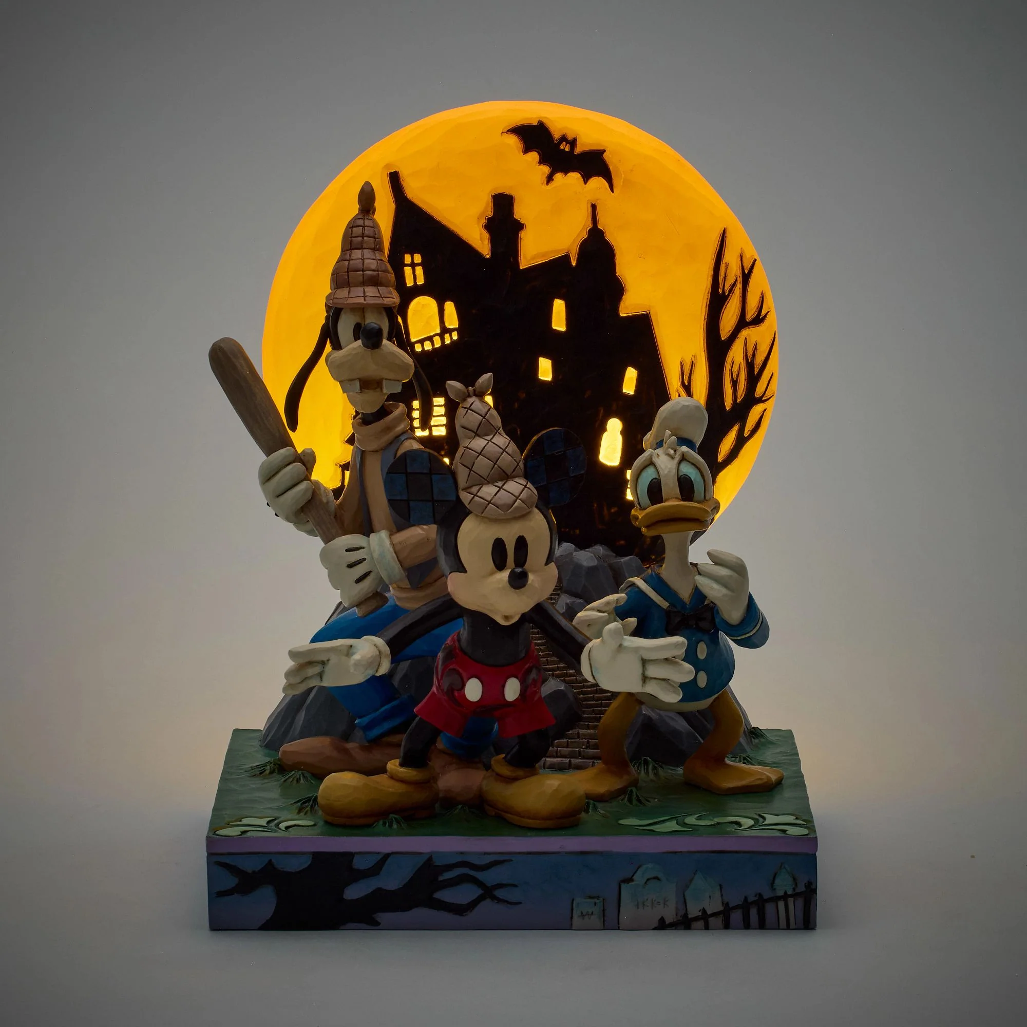 Look Out! Ghosts! (Lonesome Ghosts Figurine) - Image 8